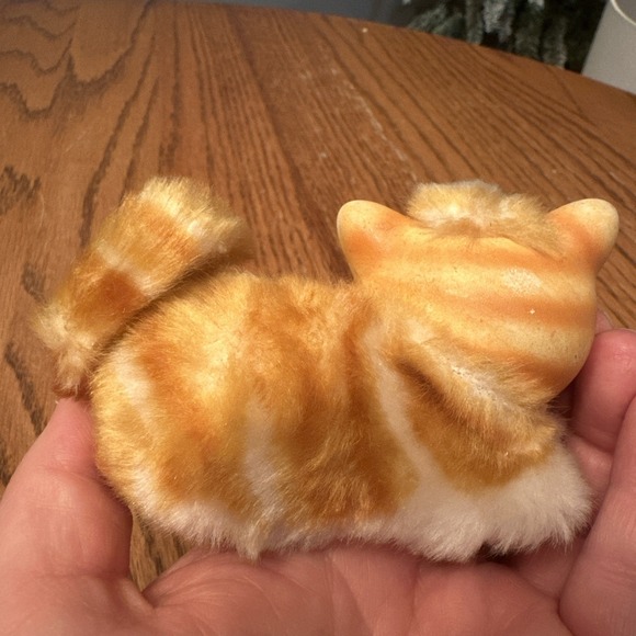 Pair of Vintage Faux Fur Flocked Ceramic Tabby Fat Cat Kitty Figurine Statue - Picture 5 of 9